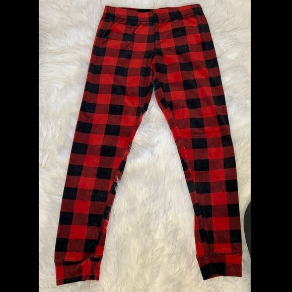 Red and Black Velour Pyjama Set - Picture 4 of 8